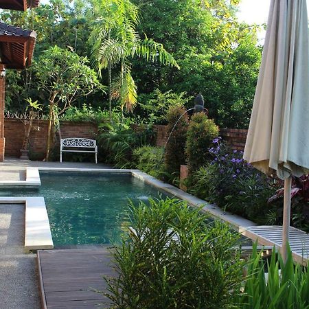 Villa Mayong Uluwatu Eksteriør billede