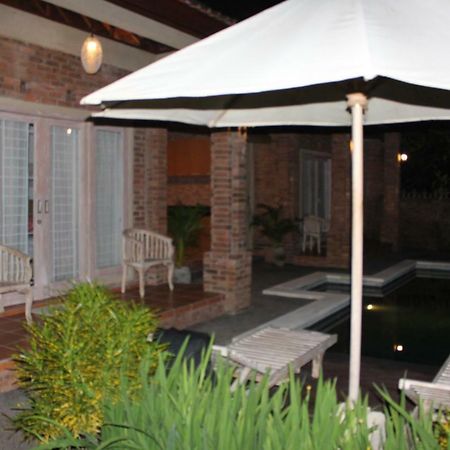 Villa Mayong Uluwatu Eksteriør billede